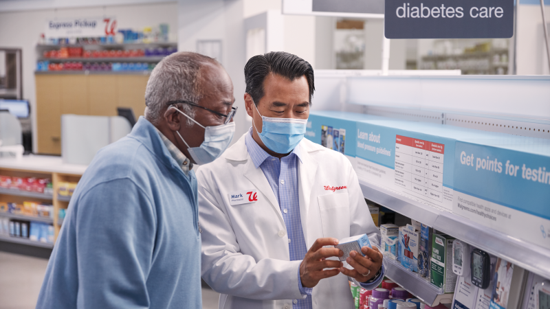pharmacist counseling diabetes patient