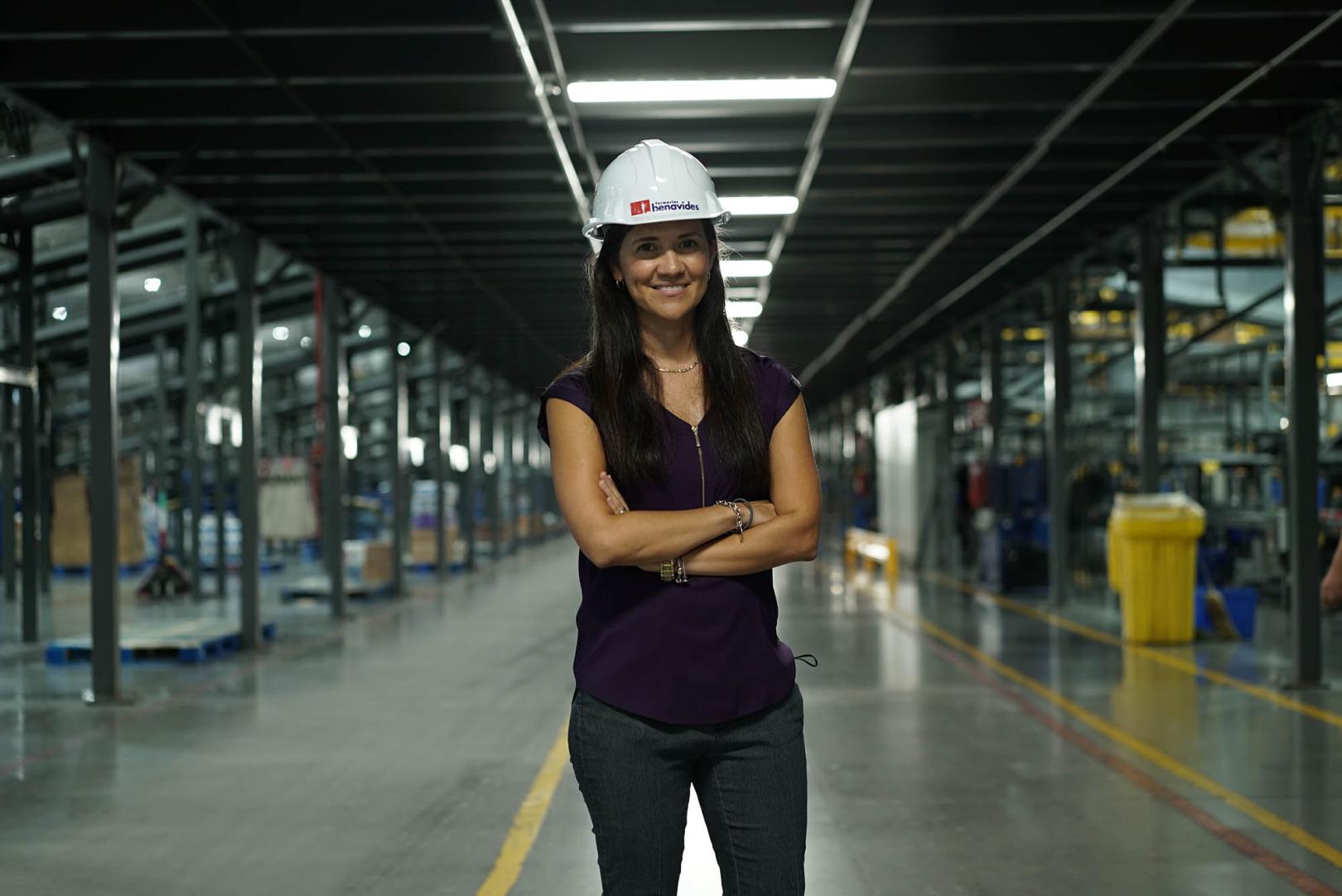 Team member at a Farmacias Benavides distribution center in Mexico