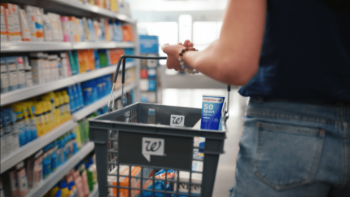 walgreens_sunscreen_spf50_2_20220519122029542_featured1_thumb